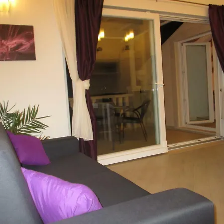 Carol Apartment Sreser