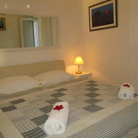 Carol Apartment Sreser