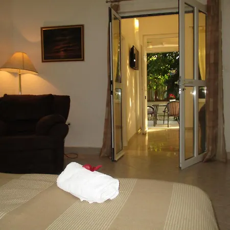 Carol Apartment Sreser
